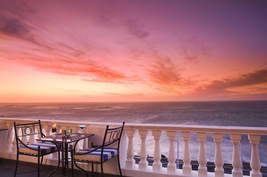 Leopard Bar at Twelve Apostles, Cape Town
