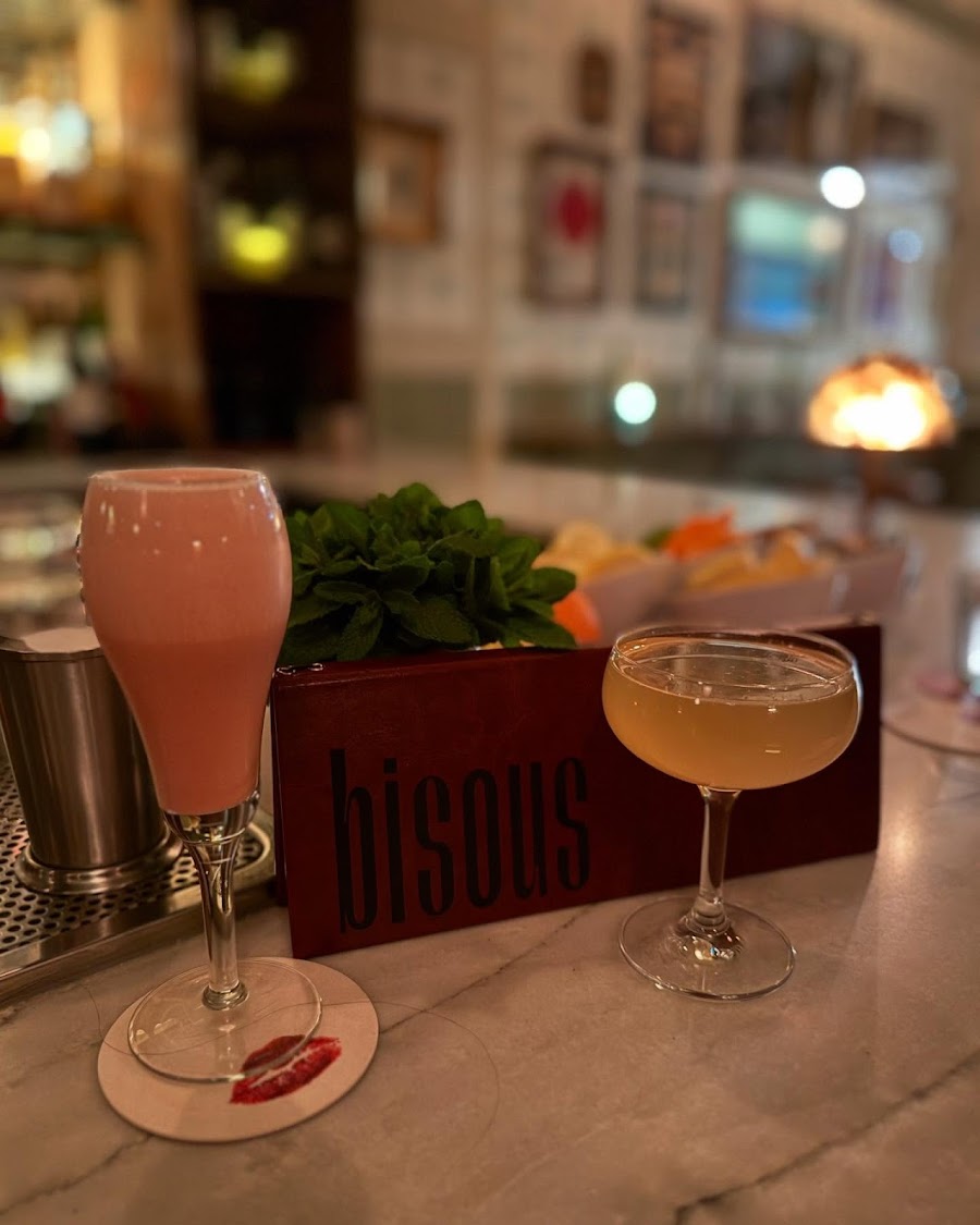 Bisous, Chicago