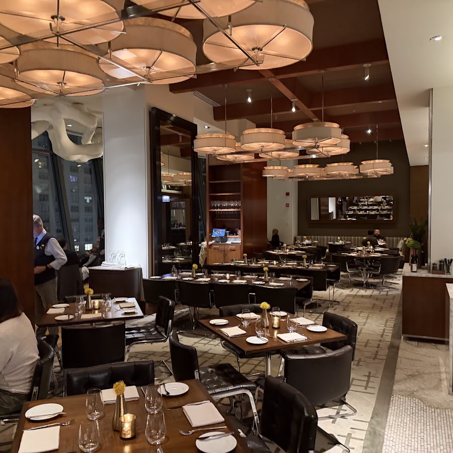 NoMI Kitchen Bar, Chicago