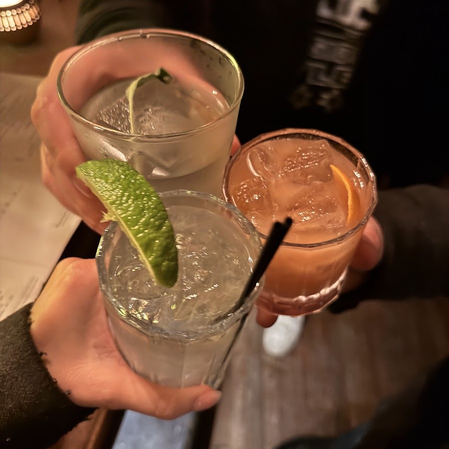 Queen Mary Tavern, Chicago