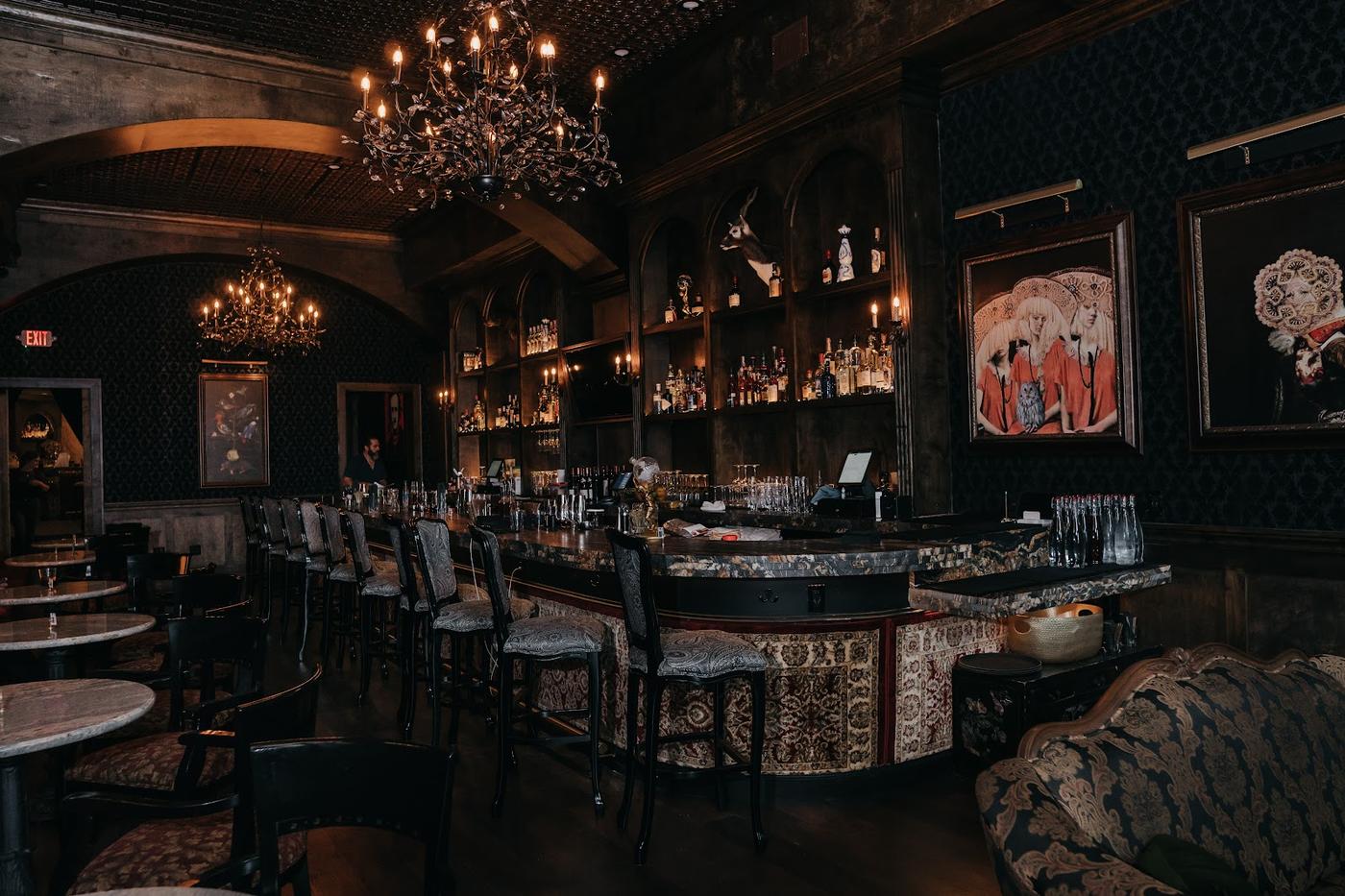 Atlas, Dallas