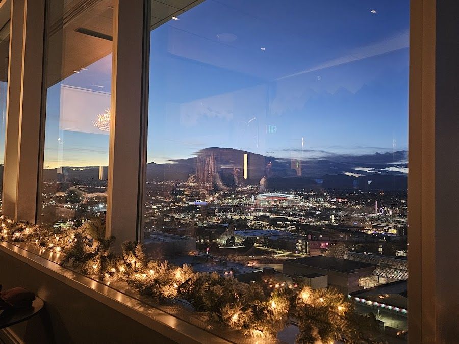 Peaks Lounge at Hyatt Regency, Denver