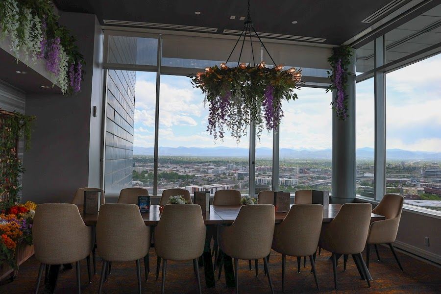 Peaks Lounge at Hyatt Regency, Denver