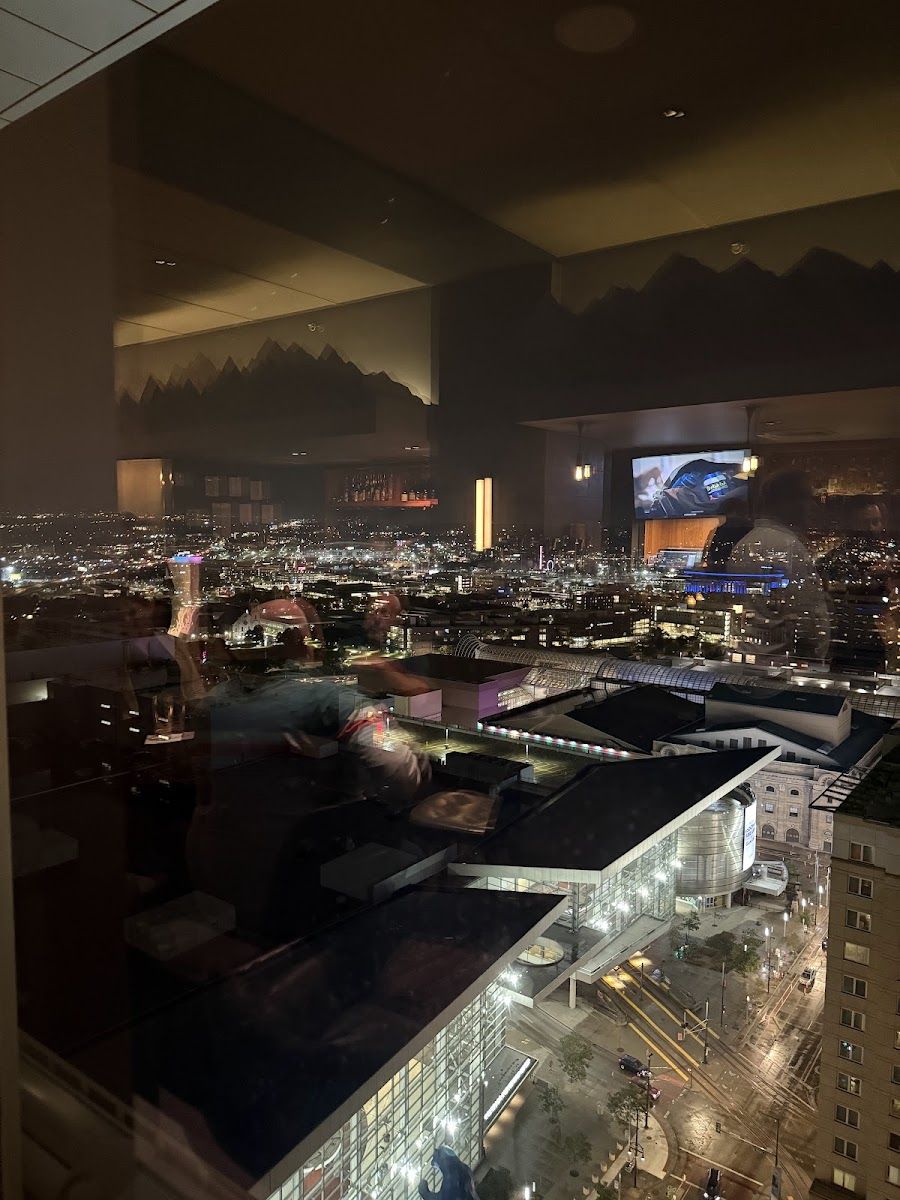Peaks Lounge at Hyatt Regency, Denver
