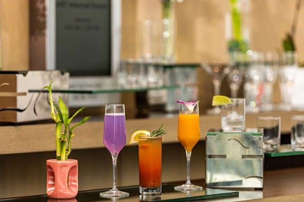 Peaks Lounge at Hyatt Regency