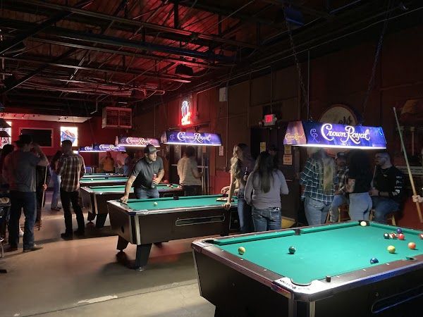 Charlie Brown's Bar & Grill