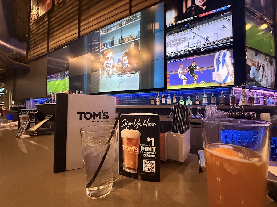 Tom's Watch Bar, Denver