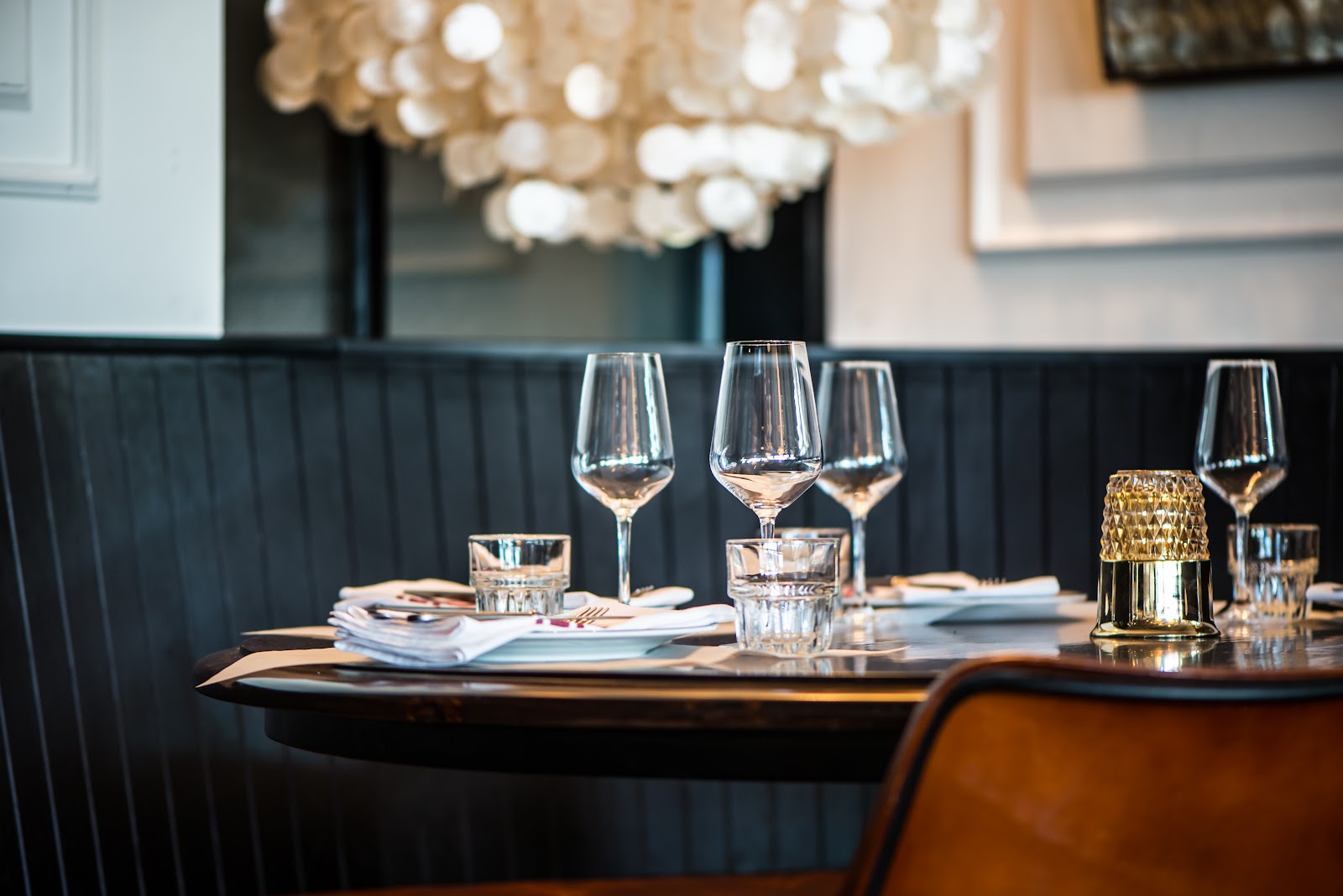 The long bar and counter at an oyster bar in Dubai
