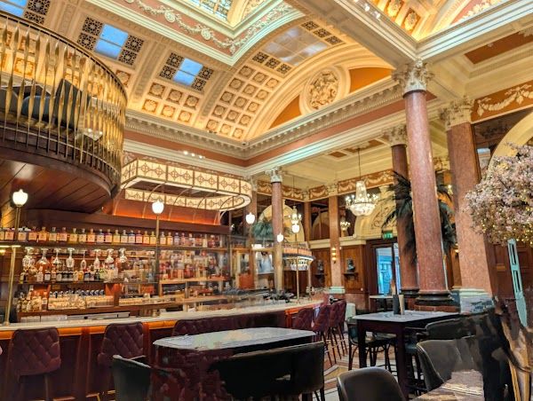 Grogan's Castle Lounge