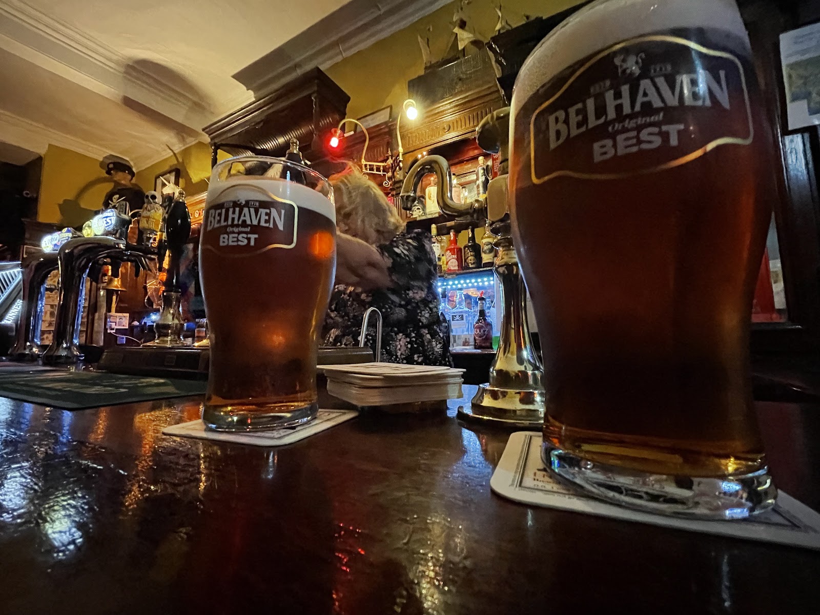 The Captain's Bar, Edinburgh