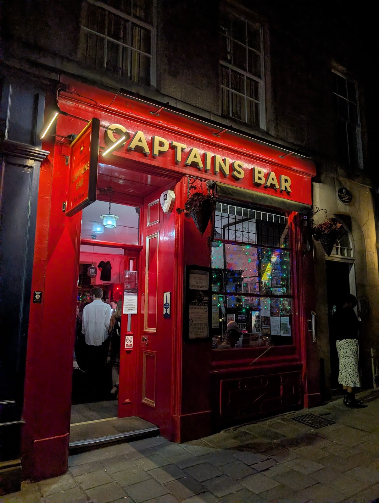 The Captain's Bar, Edinburgh