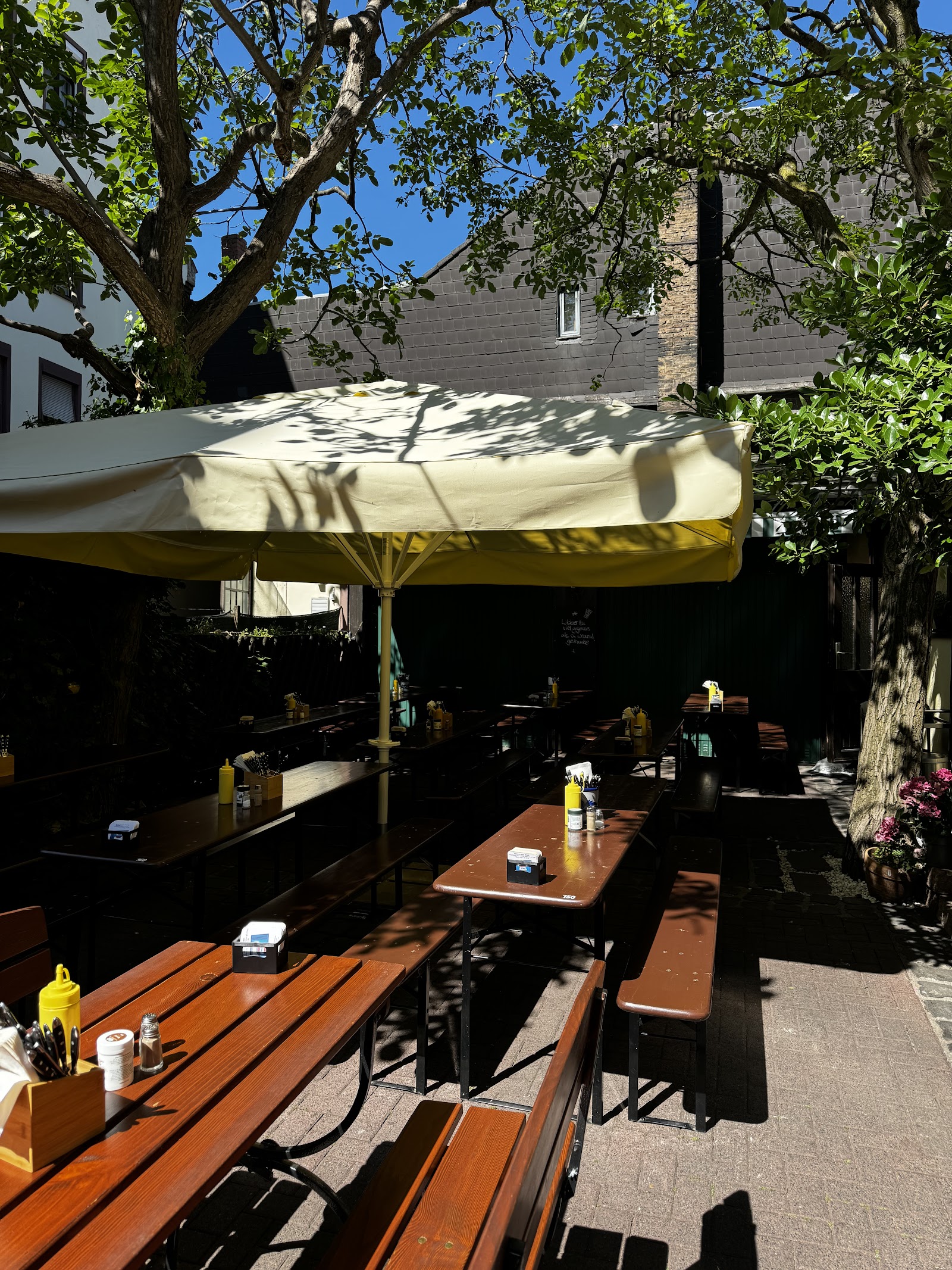 Atschel Frankfurt bar interior