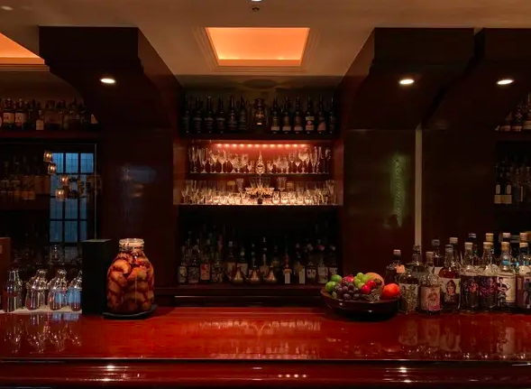 Bar Higuchi Fukuoka bar interior