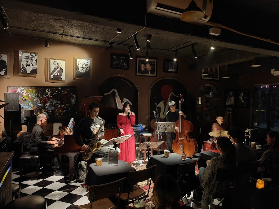 Binh Minh Jazz Club, Hanoi