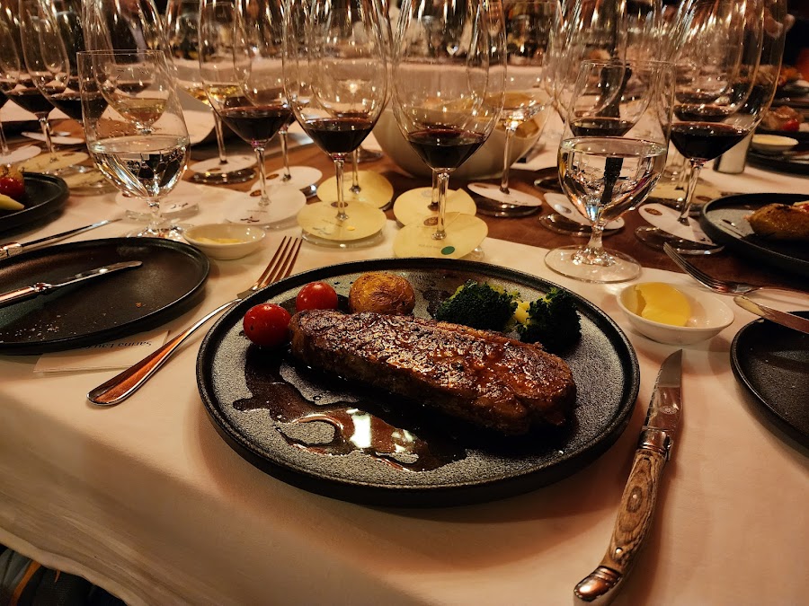 Crown Wine Cellars, Hong Kong