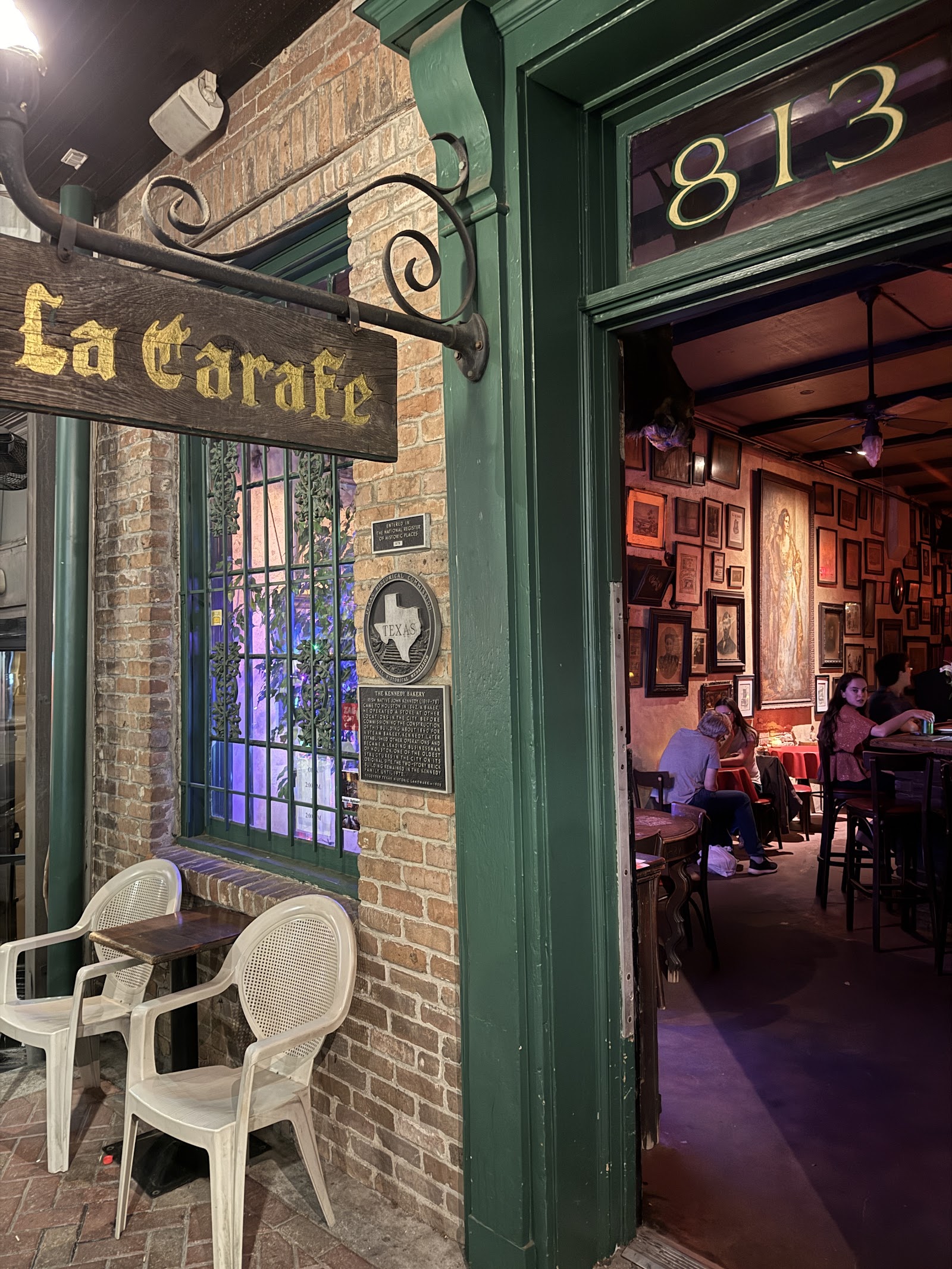 La Carafe Houston bar interior