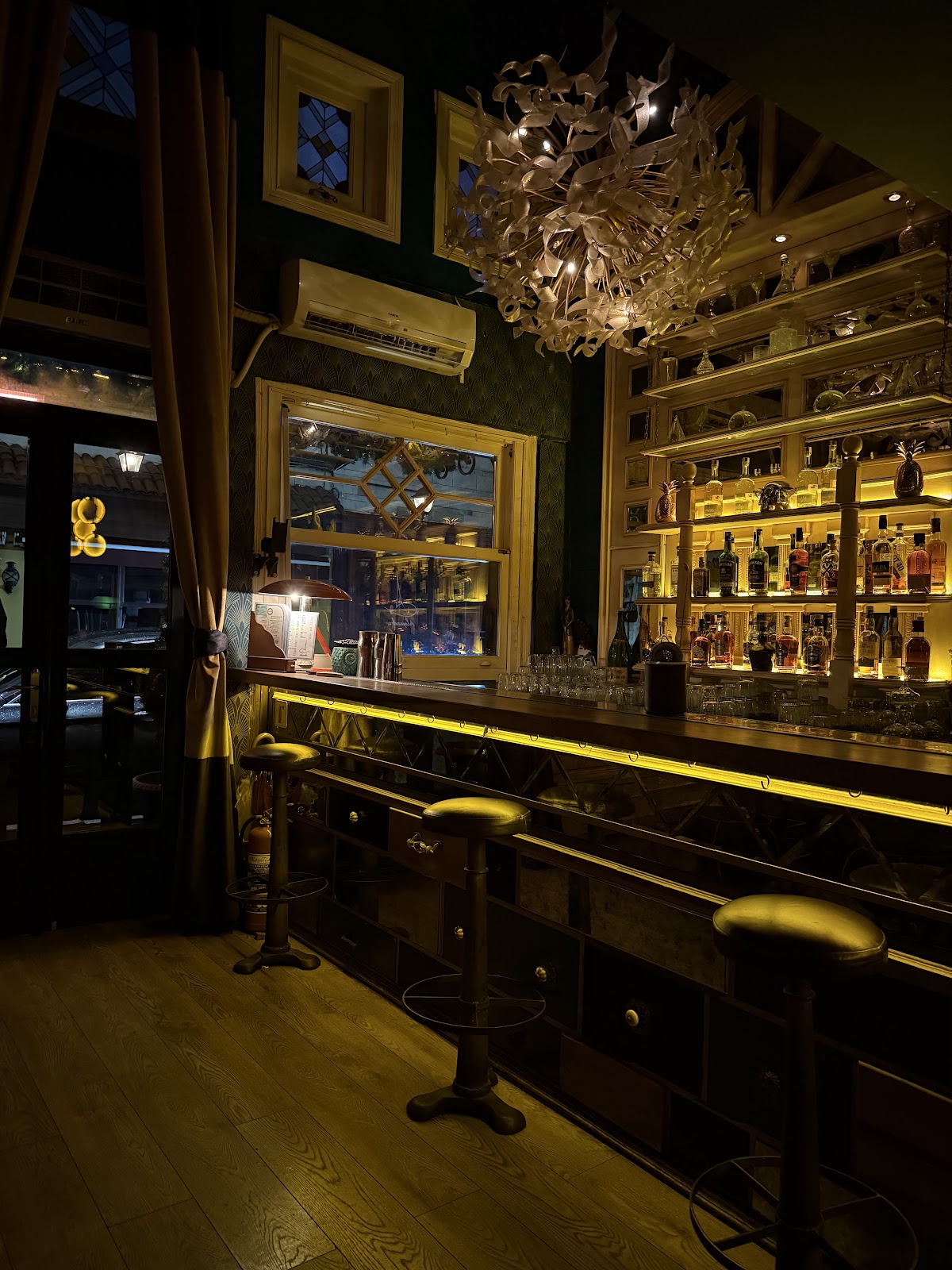 Alexandra Cocktail Bar, Istanbul