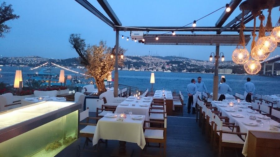 Reina, Istanbul