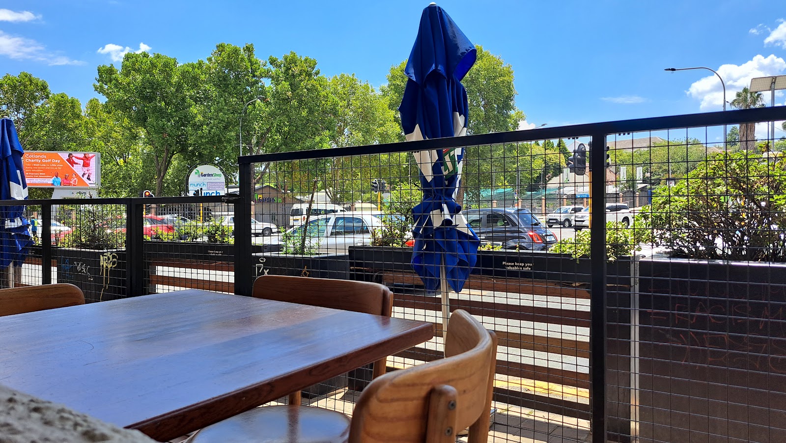Benchwarmers, Johannesburg