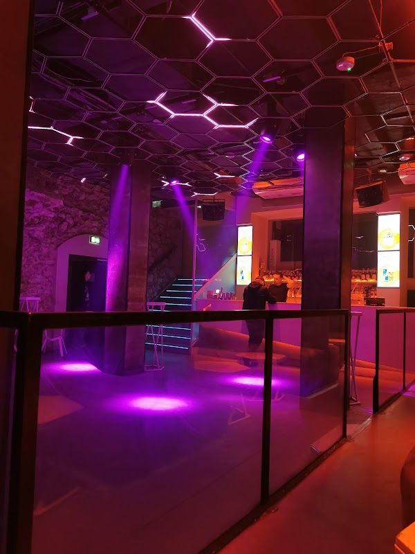 Singer Cafe