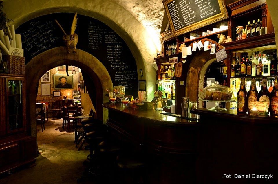 Restauracja Pod Baranem Bar Krakow bar interior