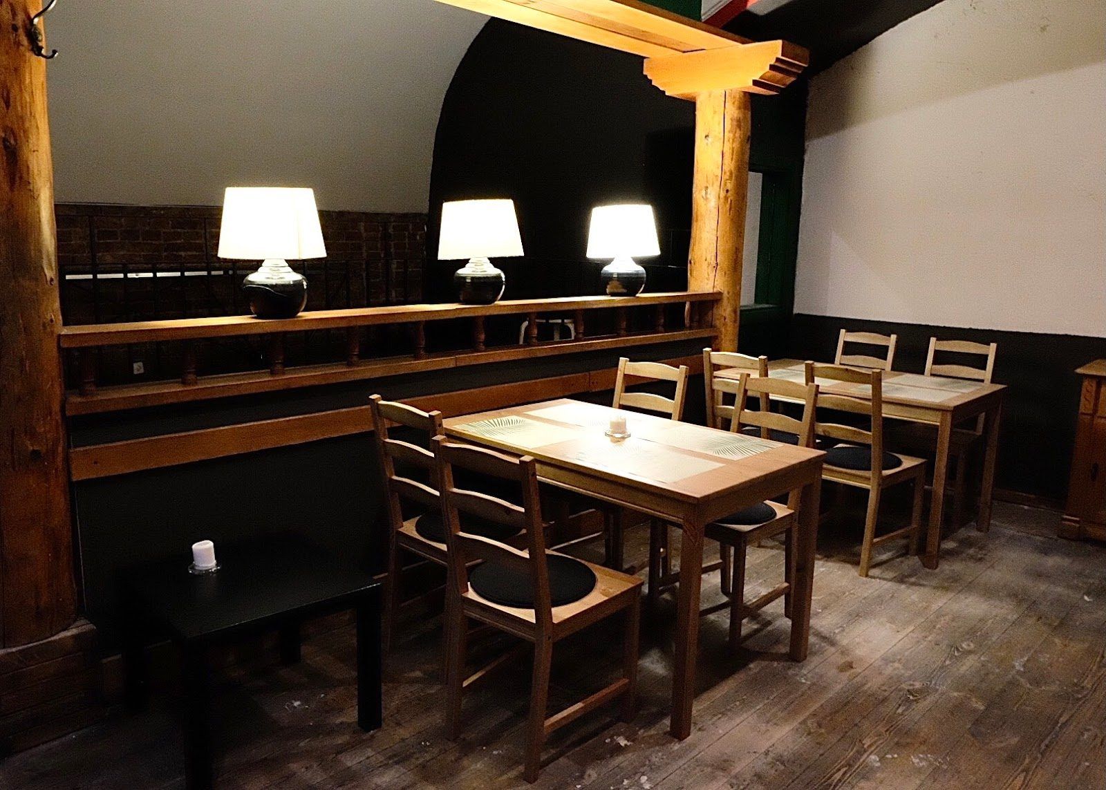 The Shamrock Irish Pub Krakow bar interior