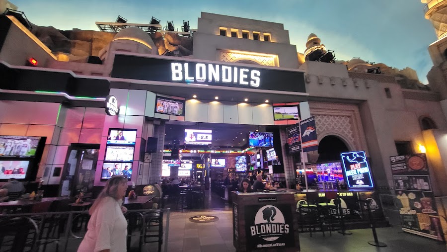 Blondies Sports Bar &amp; Grill, Las Vegas