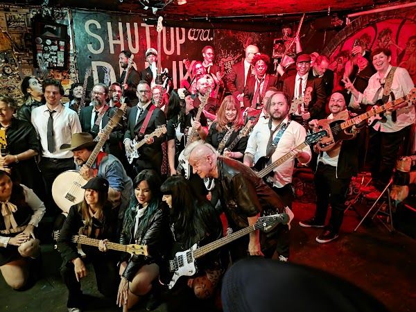 Stoney's Rockin' Country