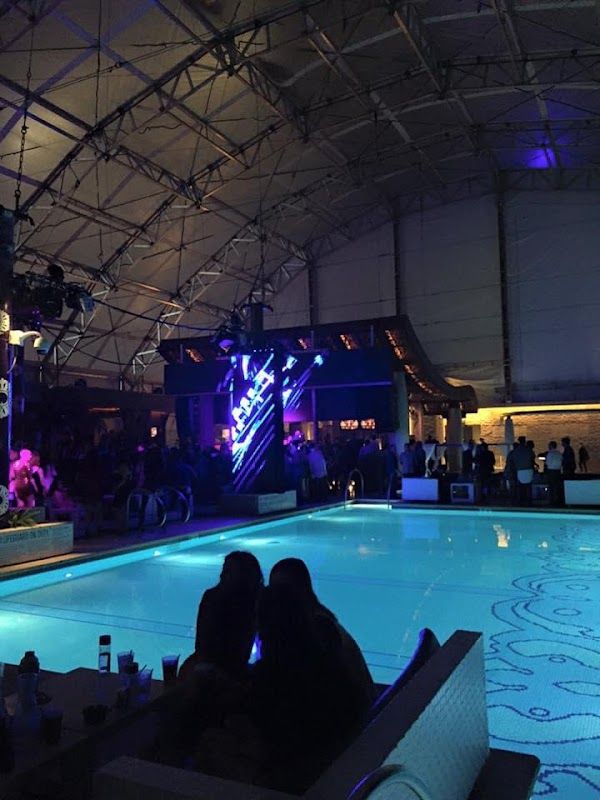 The Sand Dollar Lounge