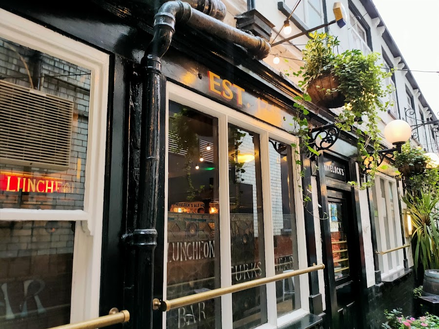 Whitelock's Ale House, Leeds