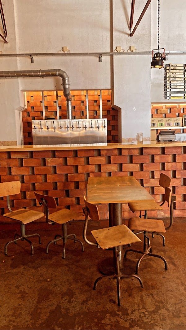 Dois Corvos Brewery Tap Room