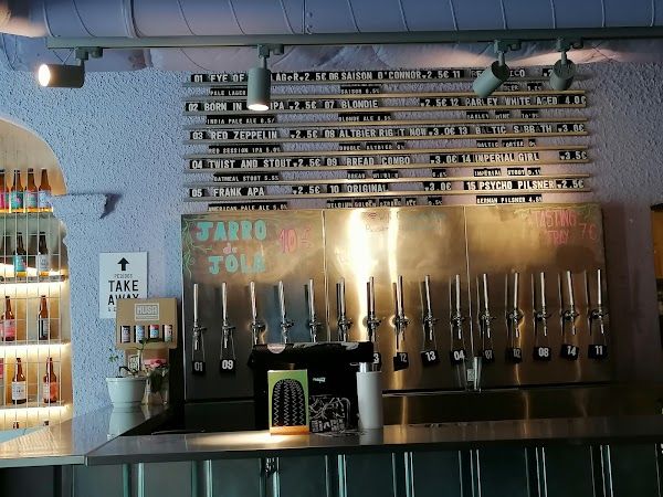 Dois Corvos Brewery Tap Room
