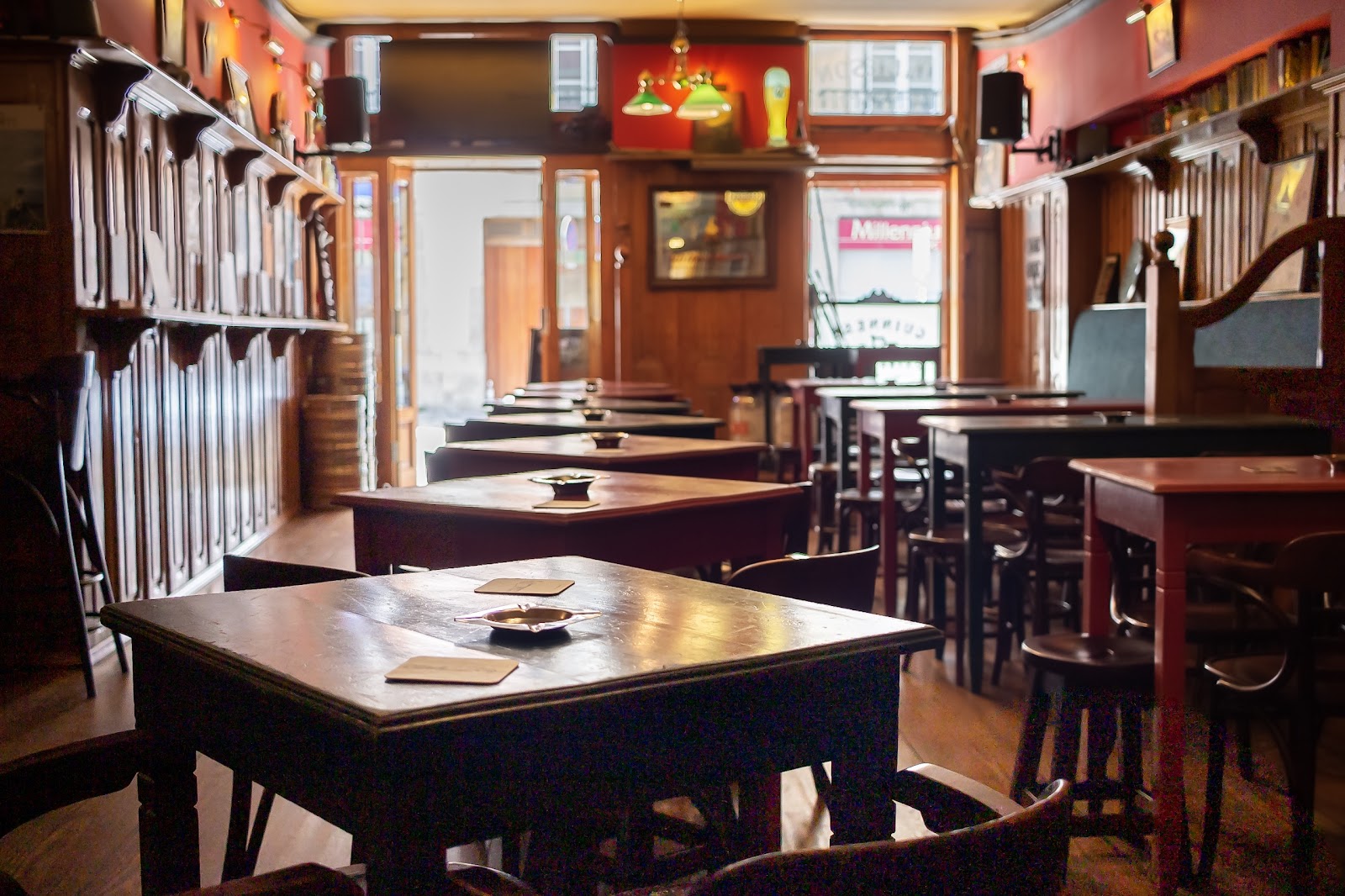 O'Gilins Irish Pub Lisbon bar interior