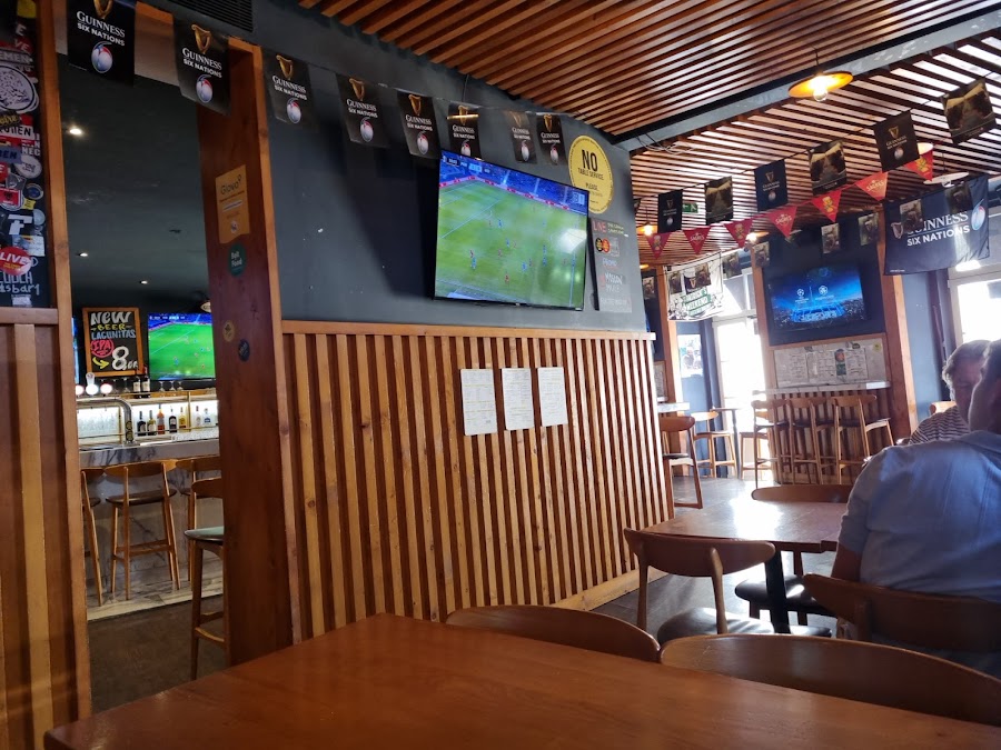 The Couch Sports Bar, Lisbon