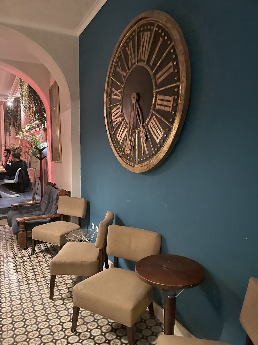 The Decadente Bar, Lisbon