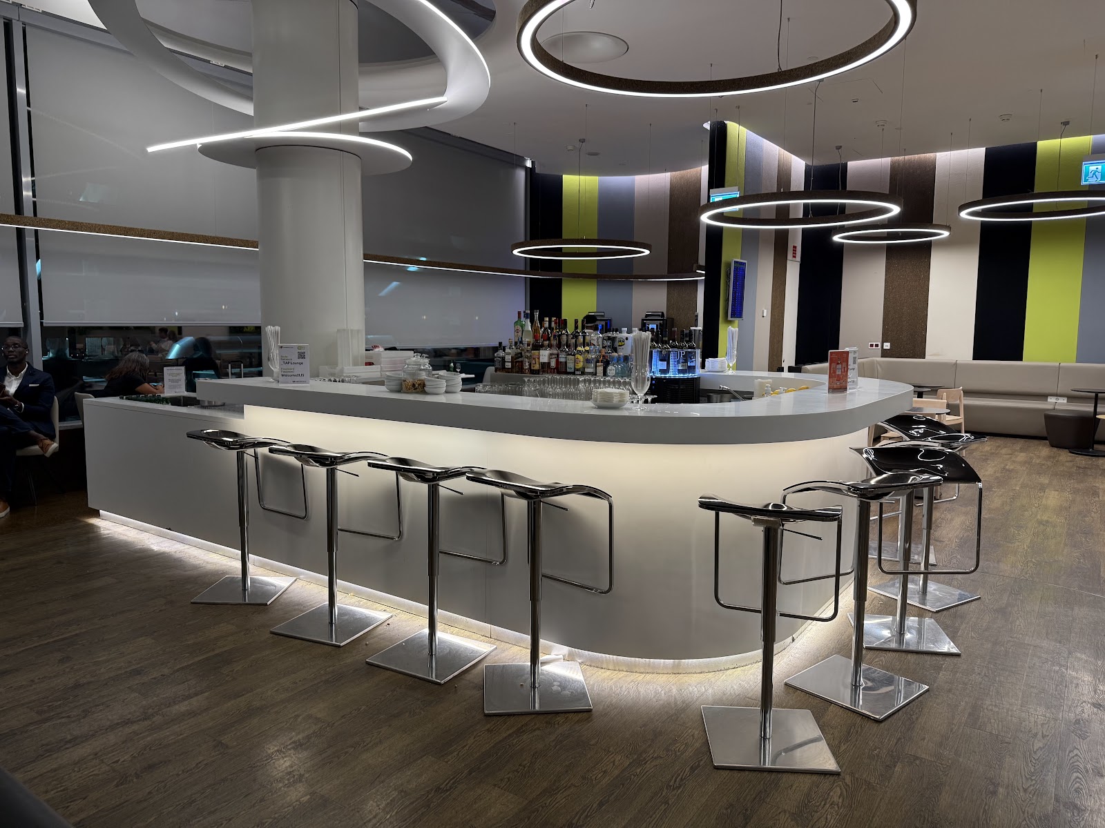 The Lounge sports bar and bistro with screens on Avenida Duque de Loulé, Lisbon