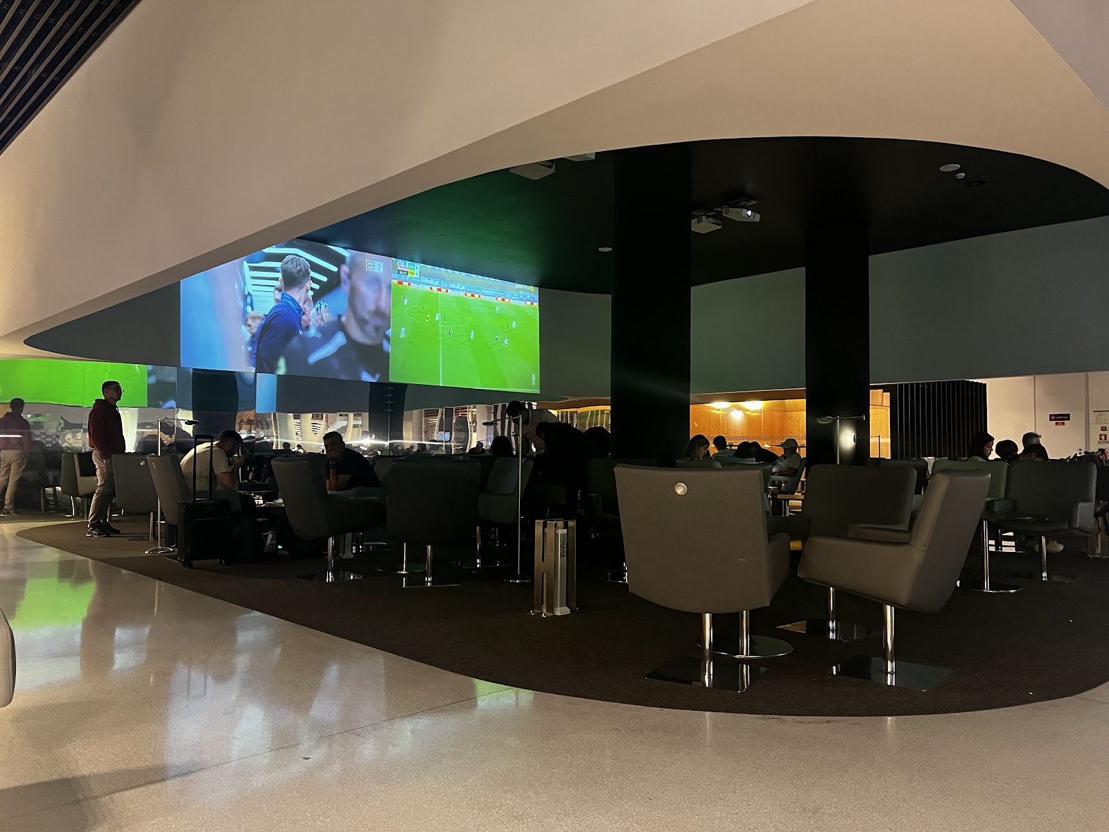 The Lounge, Lisbon