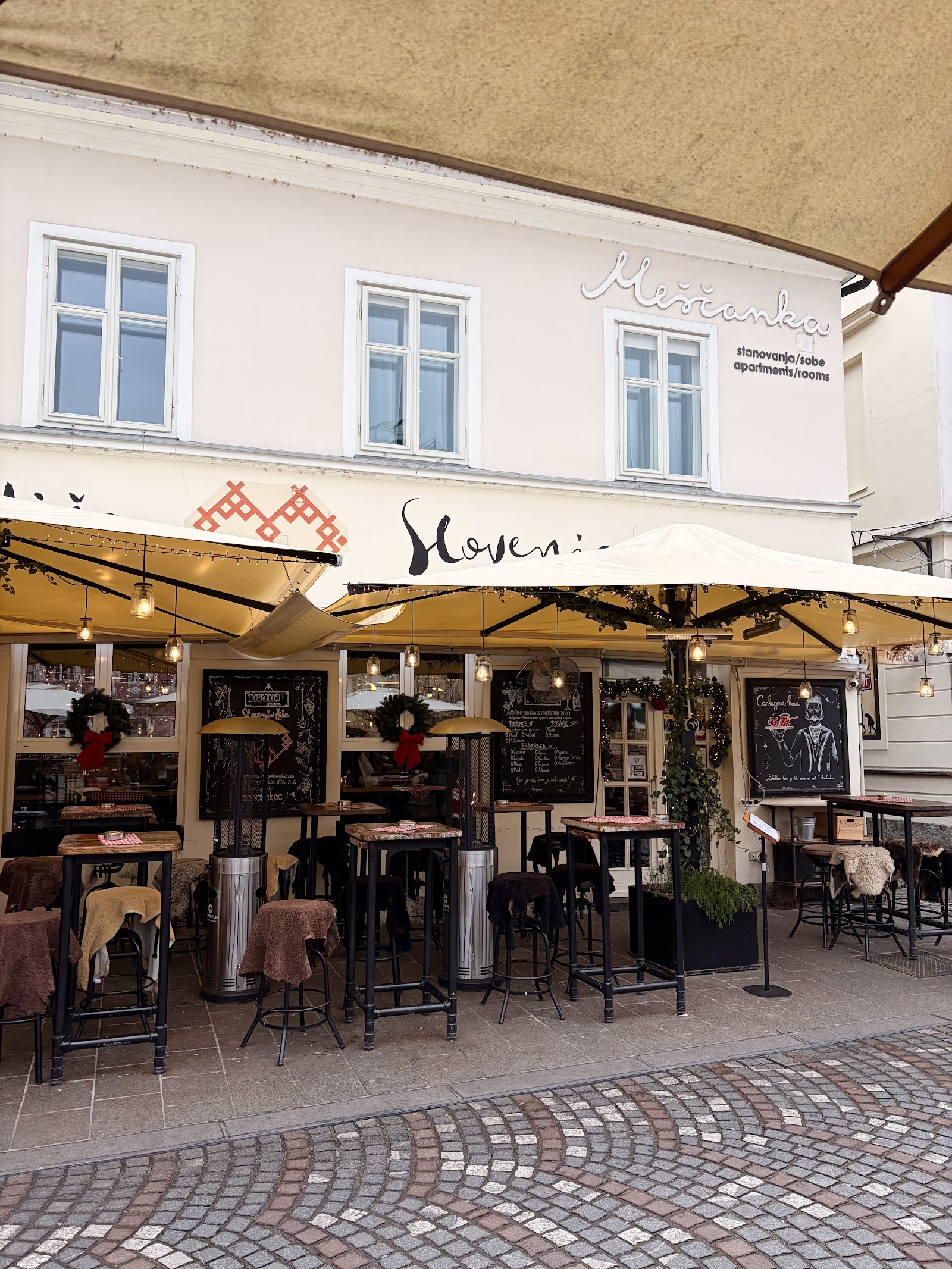 Slovenska Hisa Ljubljana bar interior
