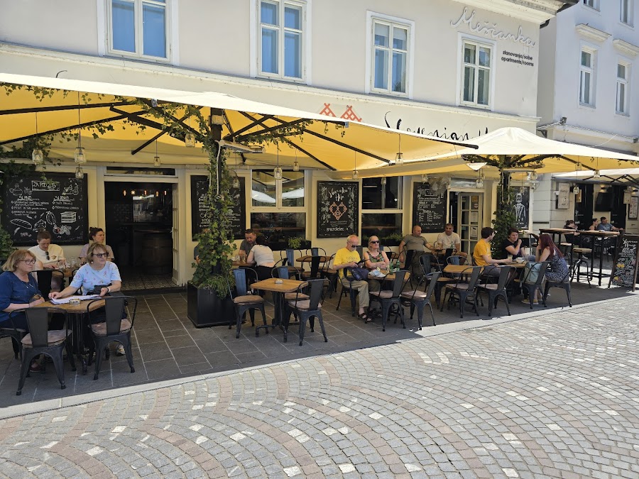 Slovenska Hisa, Ljubljana