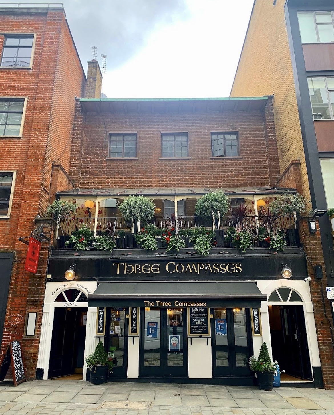 The Three Compasses, London