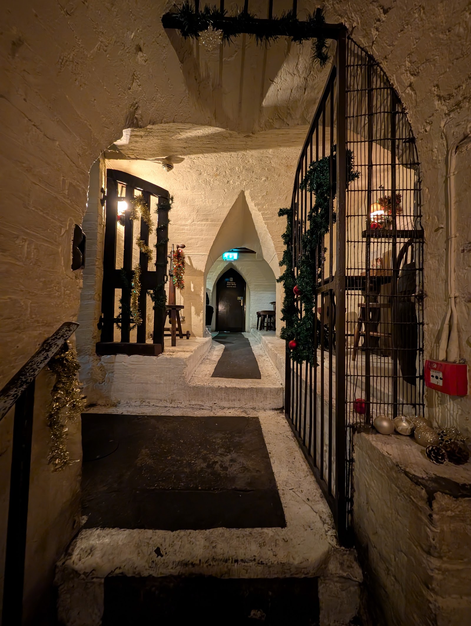 Ye Olde Cheshire Cheese, London