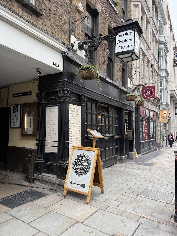 Ye Olde Cheshire Cheese in London