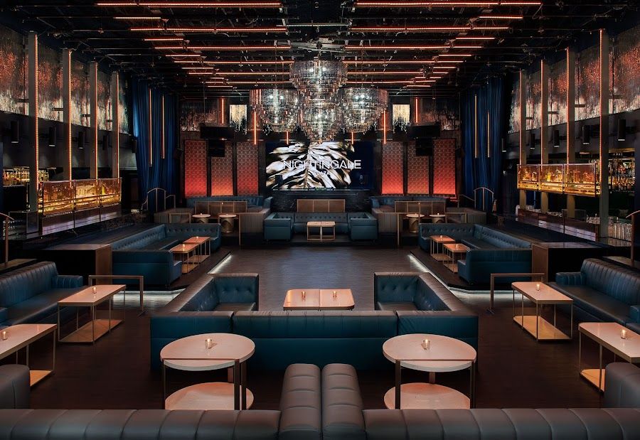 Greystone Manor (Ardor), Los Angeles