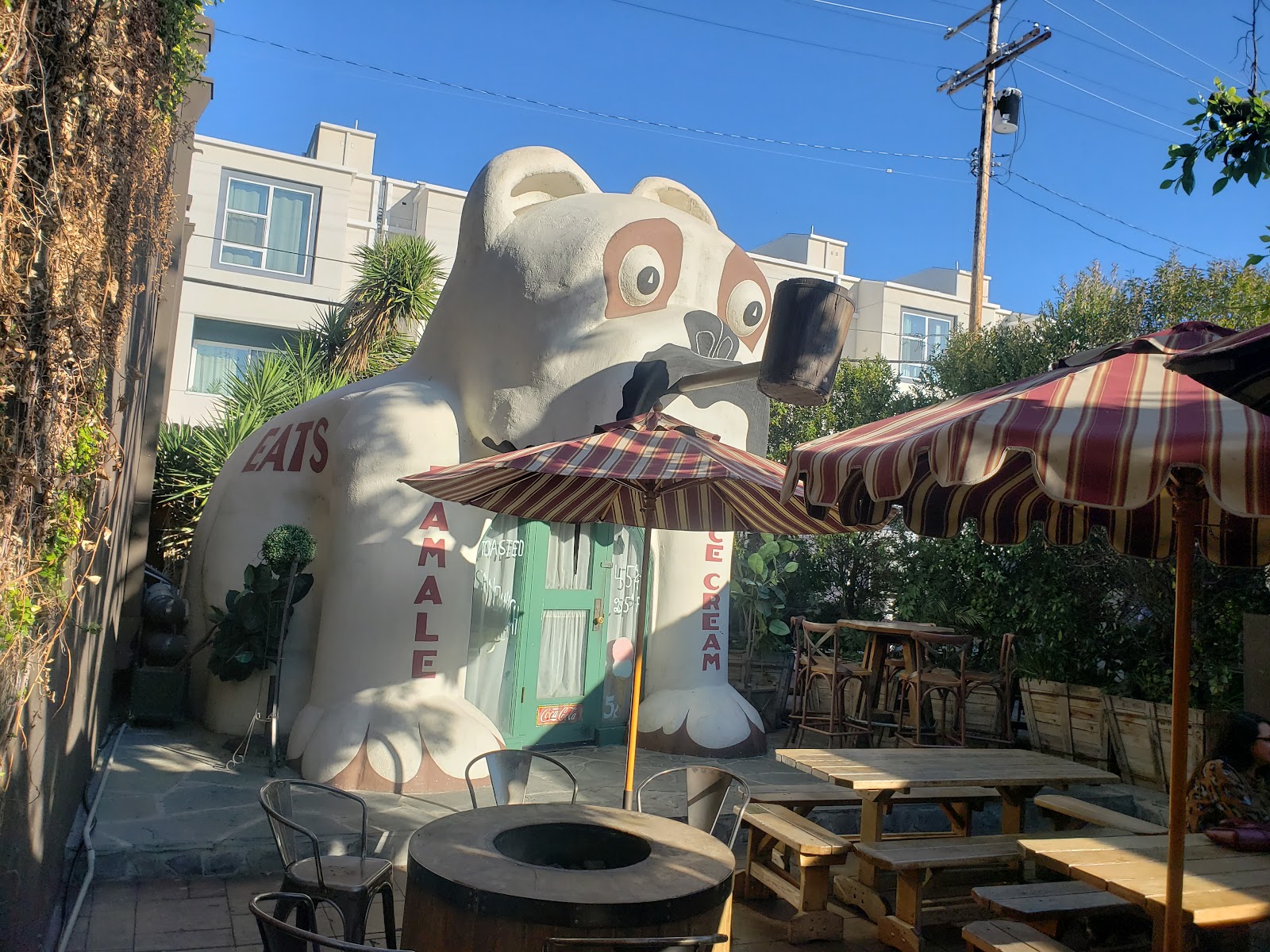 Idle Hour Los Angeles Themed Bar interior