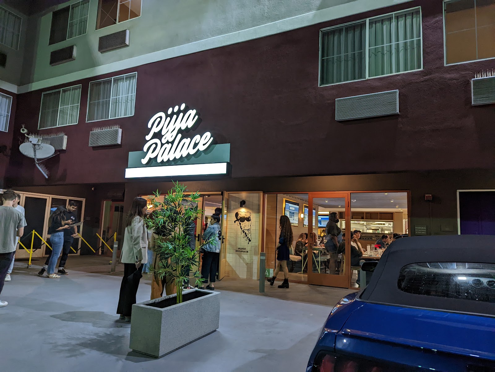 Pijja Palace bar