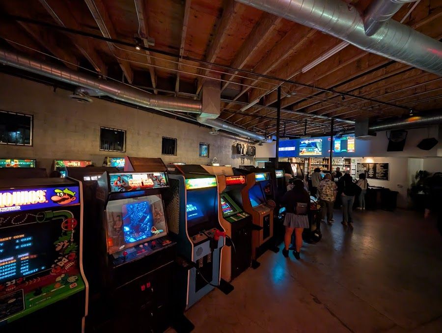EightyTwo, Los Angeles