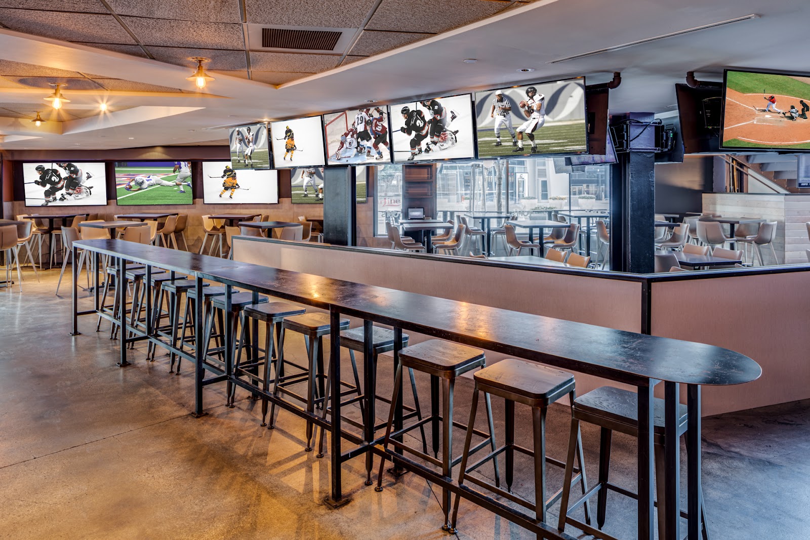 Tom's Watch Bar, Los Angeles