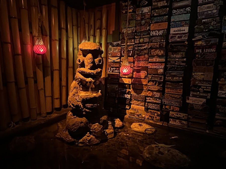 Tonga Hut, Los Angeles
