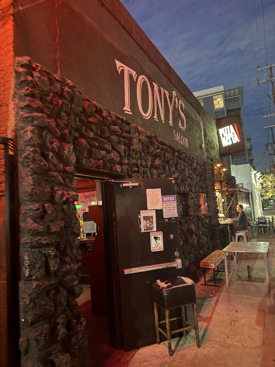 Tony's Saloon, Los Angeles