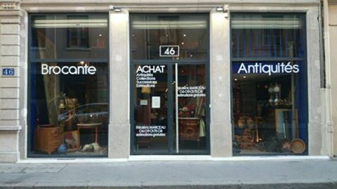Antiquaire Lyon bar interior